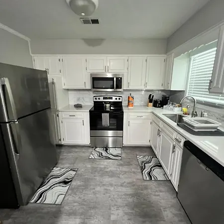 Cozy Brick Ranch Home Owned And Operated By An Army Soldier!!
